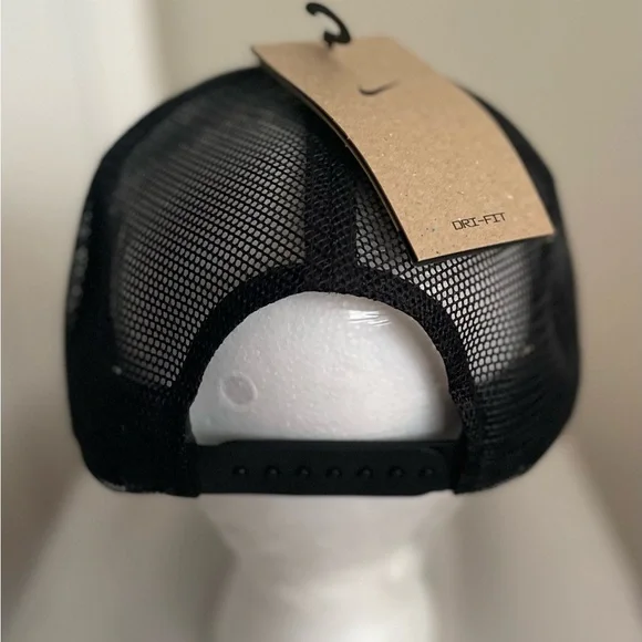 Nike Rise Dri-Fit Trucker Cap Size M/L - Picture 4 of 5